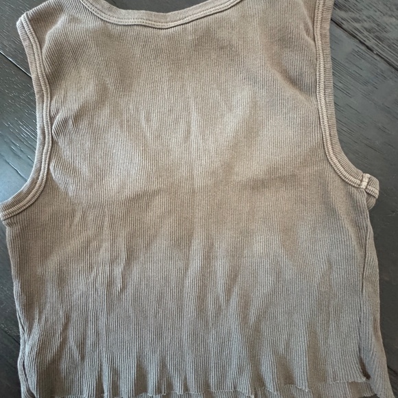 Army green crop tank - Picture 2 of 3